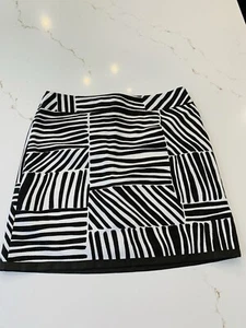 Ann Taylor  Black White Skirt  Geometric Lined Solid Satin Hem Size 16 NEW - Picture 1 of 10