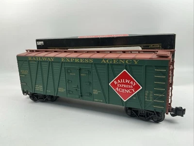 Aristocraft Trains G Scale 46601 REA/Railway Express-1 Reefer REAX #46601 - Image 1 of 4
