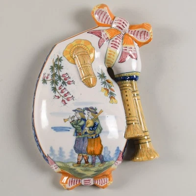 HR Quimper Bagpipe Shaped Wall Pocket - Faience - Hand Painted - Image 1 of 4