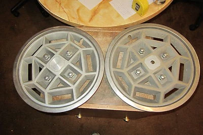 Mercury Capri 1979-81 tapacubos 14" cubierta de rueda 1 lote de 2 Foto 1 de 4