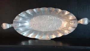 Aluminium Tablett Vintage World handgeschmiedet Servierschale geprägte Trauben MCM 7x16" - Bild 1 von 12