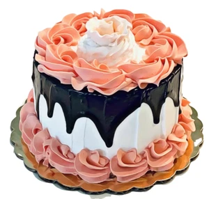 DEZICAKES Torta Finta Alimento Artificiale Pesca Bianco con Torta Drizzle Cioccolato - Foto 1 di 9