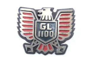 HONDA GOLD WING GL 1100 83606MB9000 ÉCUSSON AIGLE CÔTÉ SOUS-SIEGE 80 - 83 - Imagen 1 de 2