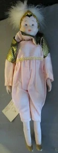 Vintage Porzellan Heritage Puppe in Rosa und Schwarz mit Federn 16 Zoll - Bild 1 von 3