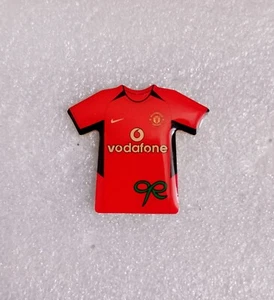 2002-2004 MANCHESTER UNITED HOME SHIRT BADGE - Picture 1 of 1