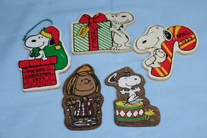 Peanuts Snoopy Wooden Ornaments Set of 5 - Picture 1 of 6