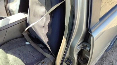 Левый передний натяжитель ремня безопасности через плечо для Ford Explorer 2002-2005 годов выпуска желтовато-коричневый - Изображение 1 из 4