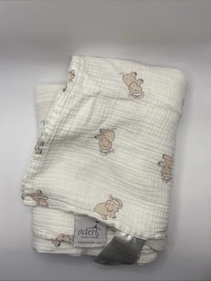 Manta de muselina de algodón blanca con elefantes rosas Aden & Anais Foto 1 de 4