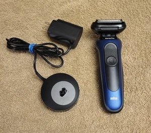 Braun S6 SensoFlex Rechargeable Dual Head Electric Razor W/ Charging Dock - Picture 1 of 9