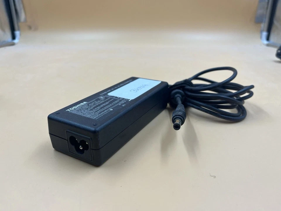 Toshiba Netzteil Netzadapter Model ADP-75SB - Bild 1 von 1