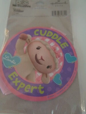 HALLMARK DISNEY DOC MCSTUFFINS 1 x MEDALLA LAMBIE CUDDLE EXPERT + CINTA 24" NUEVA Foto 1 de 2