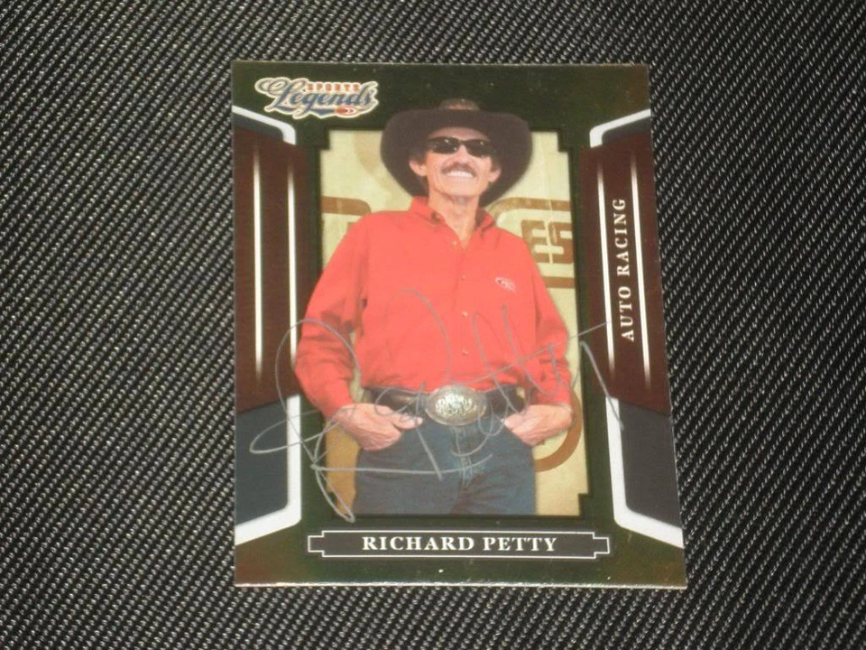 RICHARD PETTY 2008 DONRUSS LEGENDS SIGNED CARD #137 - Image 1 of 1