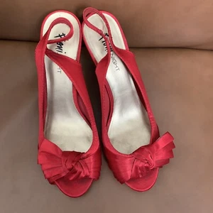Fioni Night Womens Red Satin Pumps Size 9 Slip On 3.5" Heel - New Years! - Picture 1 of 10