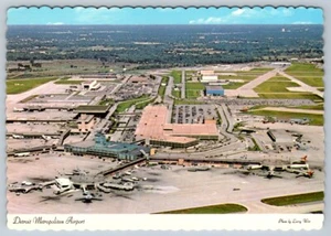 Detroit Metropolitan Airport, Michigan, Chrome Aerial View Postcard - Picture 1 of 2