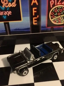 🏁 Micro Machines ‘61 Lincoln Convertible Presidential Limousine 🏁 - Picture 1 of 9
