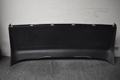 Mercedes Benz GLC300 2016-2020 4Matic puerta levadiza inferior moldura OEM de fábrica Foto 1 de 4