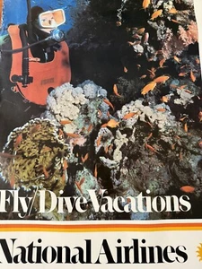 "Póster de viaje vintage de National Airlines años 70 - Vacaciones en vuelo/buceo - 41,5""x28""" - Imagen 1 de 8
