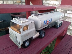 vintage ertl semi trucks
