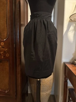 Falda negra boutique vintage Valentino (Garavani) con forro de seda y lana *TALLA S Foto 1 de 4