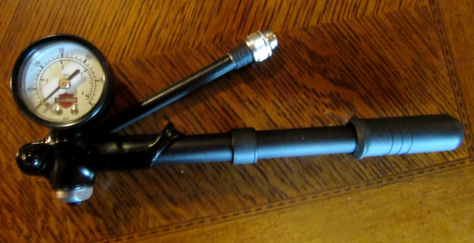 HARLEY DAVIDSON NEW OEM AIR SHOCK SUSPENSION PUMP TOURING 54630-03A - Image 1 of 1