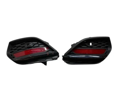 2025 MAZDA CX70 LEFT & RIGHT REAR BUMPER REFLECTOR END TRIM COVER PANEL SET x2 Foto 1 de 4