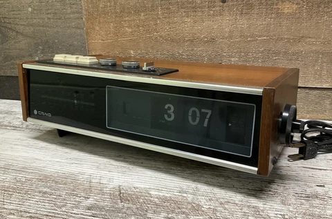 VINTAGE CRAIG 1606 FLIP CLOCK  RADIO TESTED 1970s Real Wood Cover