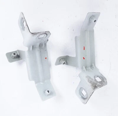 Porsche Cayenne 2011-2018 - Soporte guardabarros delantero izquierdo derecho 95850360900 Foto 1 de 4