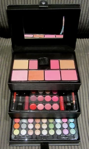 NEU - VEGANE KOSMETIK 82 Teile Schminke ZMILE COSMETICS Beauty Case Black Koffer - Bild 1 von 6