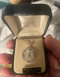 Creed Sterling Silver Saint Louis Medal Charm Pendant NIB - Picture 1 of 5