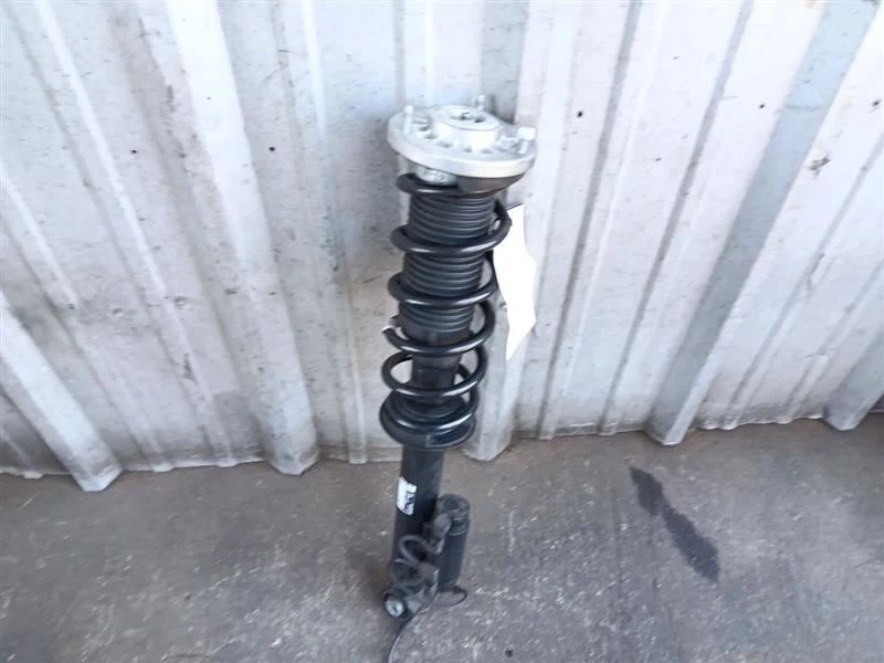 Suspensión amortiguador puntal trasero derecho BMW G30 M550i 18-20 VDC 37106867354 Foto 1 de 4