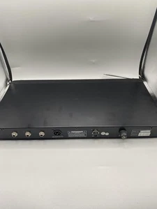 Receptor de micrófono inalámbrico de doble canal ARK VHF WRT-7028 con conjunto de micrófonos - Imagen 1 de 6