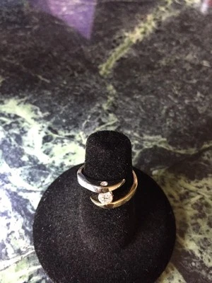 Precioso Oro Sólido 14k 2 Tonos 2 DIAMANTES Talla 5 3.5gms ¡Gran Calidad y Brillo! Foto 1 de 4