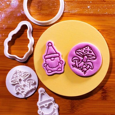 Mini Cortador de Galletas y Sellos Gnomo y Champiñón 2" Navidad Jardín Caprichoso Foto 1 de 4
