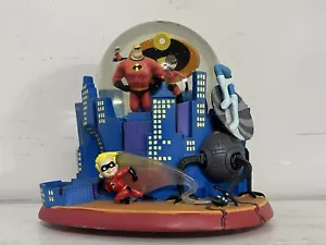 Disney Pixar Incredibles Snow Globe - Whole Family In Action For Parts / Repair - Picture 1 of 4