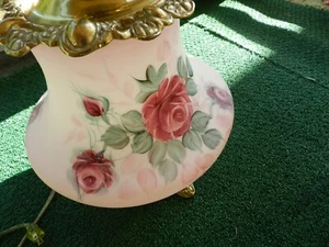 ANTIQUE VICTORIAN PARLOR HUGE LAMP, HAND PAINTED ROSE, ORNATE BRASS,ARTIST SIGN - Imagen 1 de 24