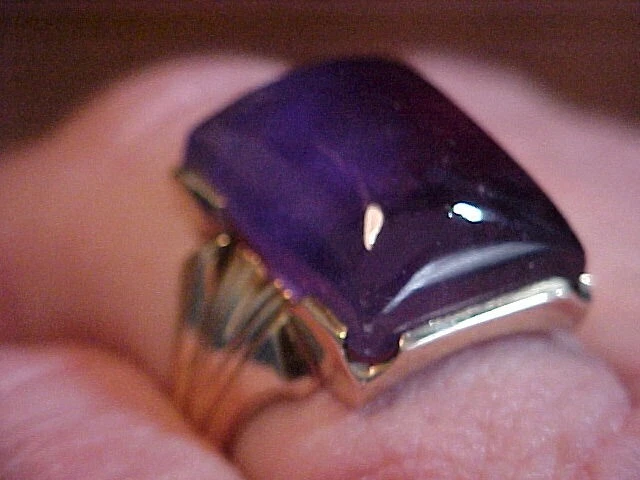 ANILLO DE PIEDRAS PRECIOSAS AMATISTA GEN ORO 10K AMARILLO 24,32ct 9,0 gr talla 12 L@@K cambio de color Foto 1 de 4