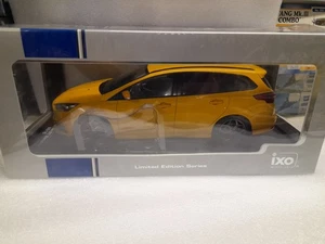 MCG 18464 Ford Focus ST Estate 1/18 - Imagen 1 de 2