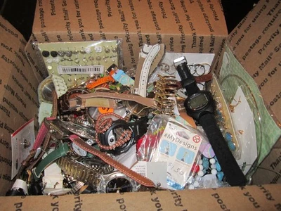 RIESIGES KONVOLUT SCHMUCK UND UHREN VÖLLIG UNGESUCHT ÜBER 8 PFUND - Bild 1 von 4