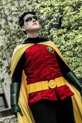 DC Robin Cosplay - Disfraz Completo Damian Wayne Talla S/M - TODOS LOS ACCESORIOS INCLUIDOS Foto 1 de 4
