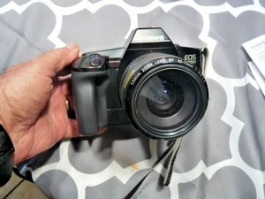 Canon EOS 650 35mm SLR Film Camera w/Canon 35-70 AF Zoom Lens +++ - Picture 1 of 22