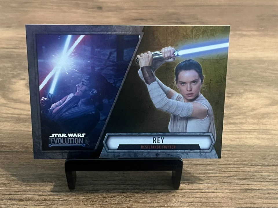 2016 Topps Star Wars Evolution GOLD Rey 22/50 - Image 1 of 2
