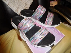 NEW 9M Skechers On-the-Go 600 Bedazzling Women's Sandals - Picture 1 of 6