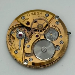 28.6mm 1940s Vintage Omega 28SC Swiss Manual Wind Watch Movement PARTS REPAIR - Picture 1 of 15