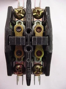 Siemens Furnas Contactor 45DG20AJX321 24 voltios bobina 2 polos se envía el mismo día - Imagen 1 de 1
