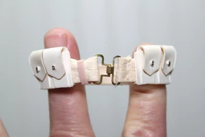 Cinturón vintage GI Joe 1964 - munición/cartucho blanco - Imagen 1 de 4