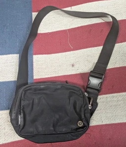 Lululemon Everywhere Gürteltasche schwarz Nylon Bauchtasche Onesize - Bild 1 von 14