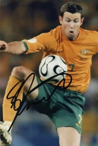 AUSTRALIEN & BLACKBURN: BRETT EMERTON SIGNED 6x4 ACTION PHOTO + COA - Bild 1 von 1