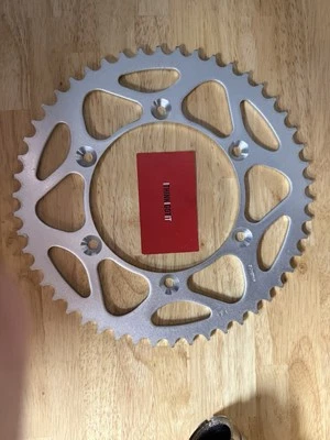 PIÑÓN TRASERO YAMAHA GENUINO OEM B2W-25450-00-00 YZ125 YZ250F YZ250 YZ450F 50T Foto 1 de 2