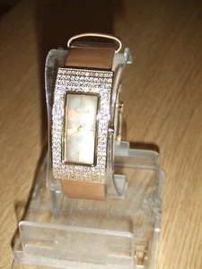 DKNY NY-9132 3 ATM LADIES CRYSTAL FASHION WATCH - Picture 1 of 7