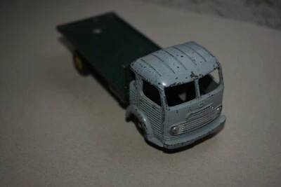 Dinky (France) #33 Simca Flatbed Truck 1950s Good - Image 1 of 3